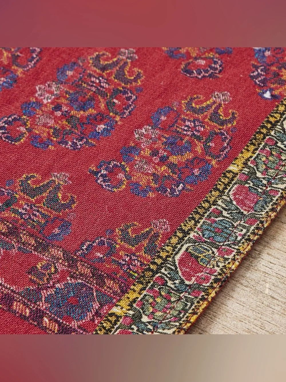 Pottery Barn Bhotah Print Cotton / Linen Blend Table Runner Dining Decor Red NWT